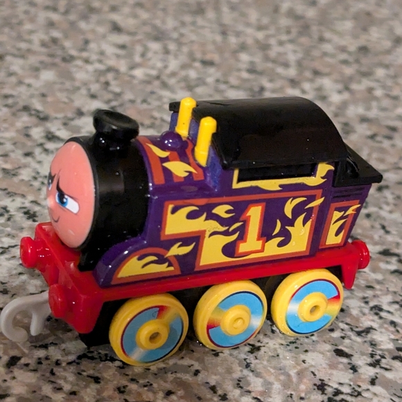 Thomas & Friend Color Changing Train Engine 1 - Picture 5 of 6